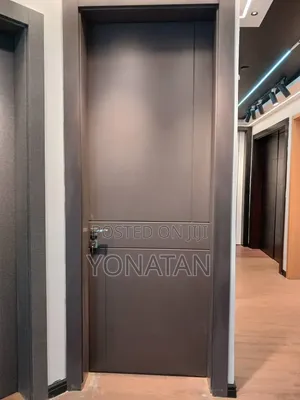 Crown Door