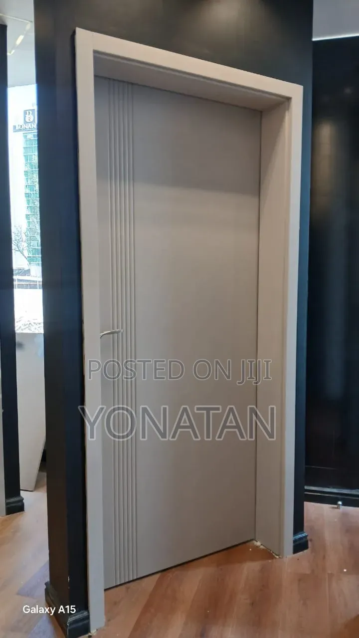 Crown Door