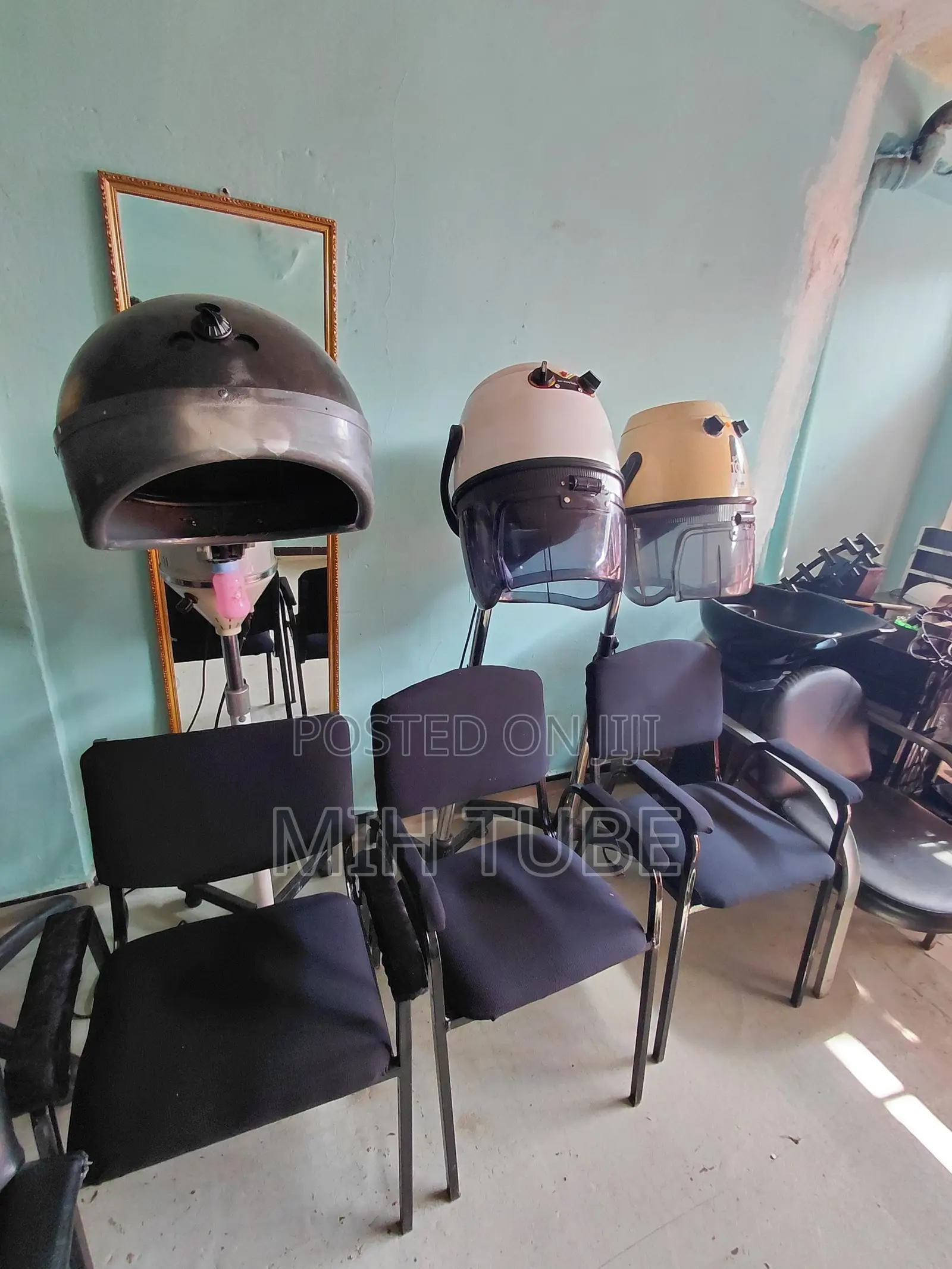 Women's Salon Equipment