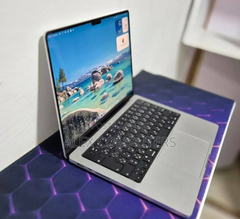 New Laptop Apple MacBook 16GB Apple M2 SSD 512GB