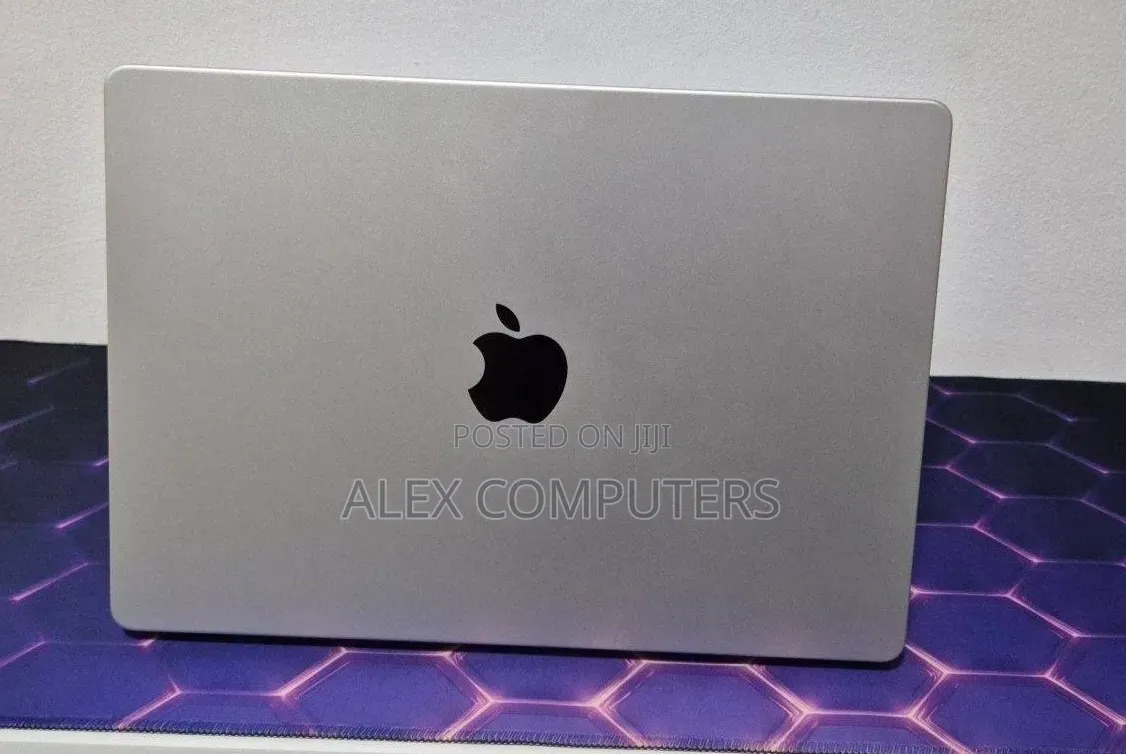 New Laptop Apple MacBook 16GB Apple M2 SSD 512GB
