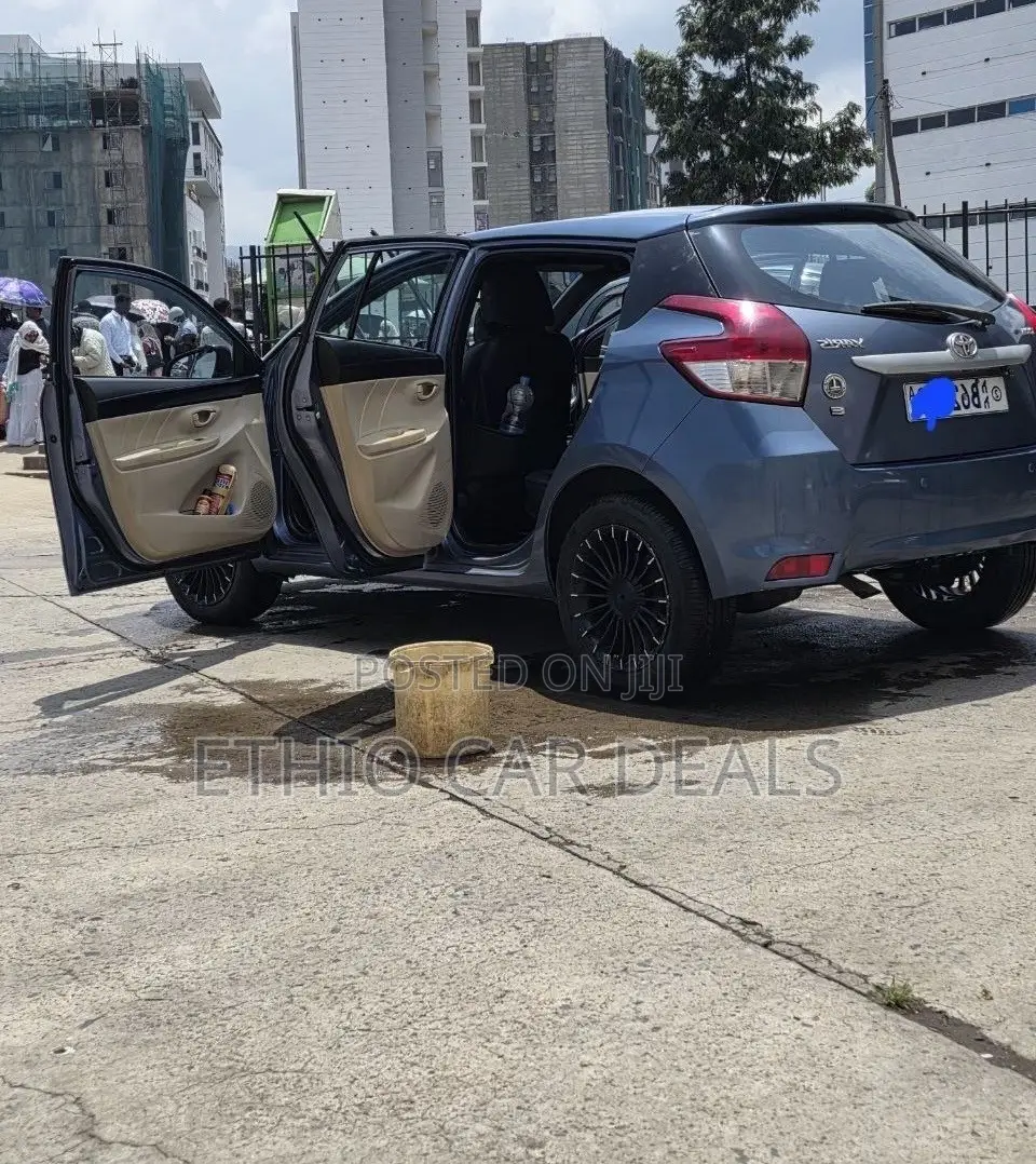 Toyota Yaris 2013 Blue