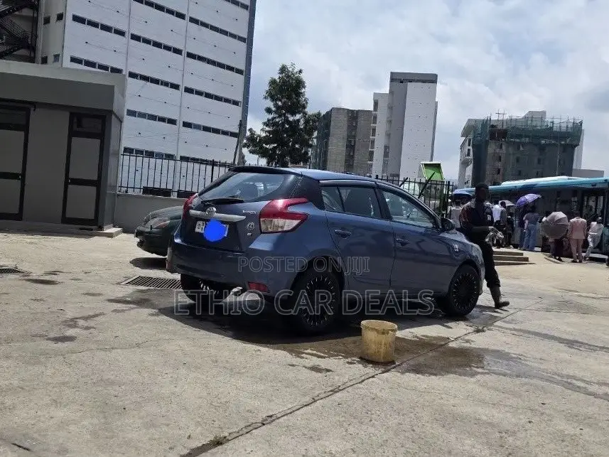 Toyota Yaris 2013 Blue