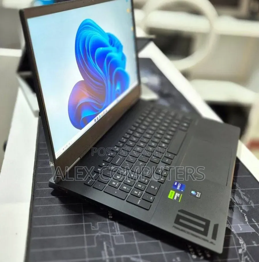 New Laptop HP Omen 16 16GB Intel Core i9 SSD 1T