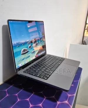 New Laptop Apple MacBook Pro 2021 M1 32GB Apple M1 Pro SSD 512GB