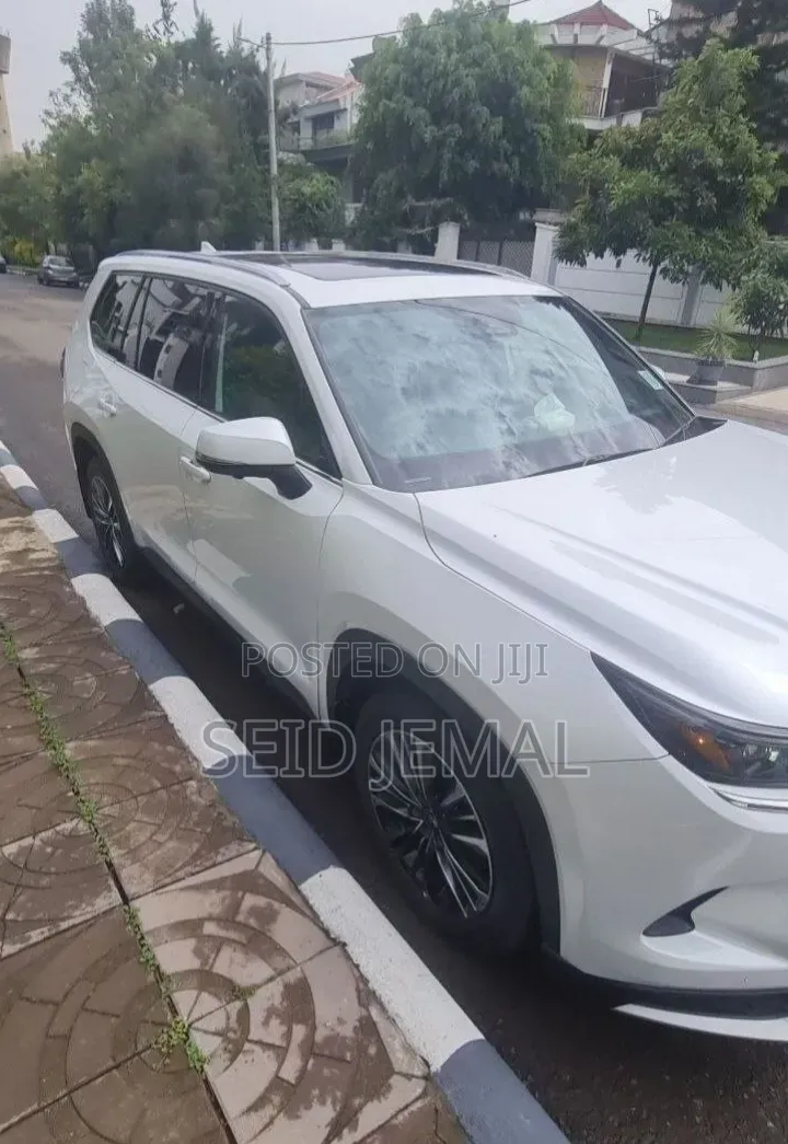 Toyota Grand Highlander Hybrid 2025 Off white