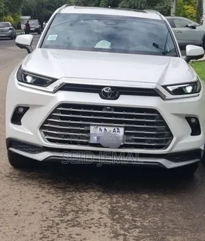 Toyota Grand Highlander Hybrid 2025 Off white