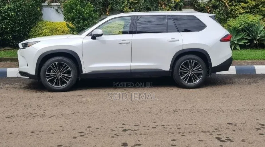 Toyota Grand Highlander Hybrid 2025 Off white