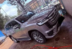 Toyota Land Cruiser 2022 Gold