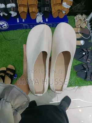 Women's Ultra-Soft Minimalist Leather Slip-on Loafers