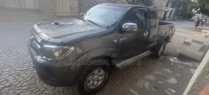 Toyota Hilux 2008 Gray