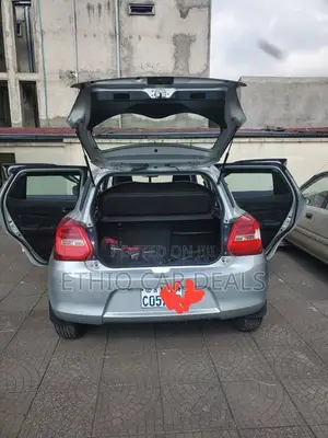Suzuki Swift 2022 Silver