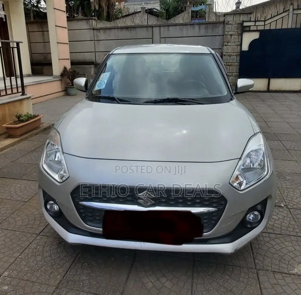 Suzuki Swift 2022 Silver