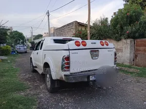 Toyota Hilux 2008 White