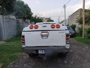 Toyota Hilux 2008 White