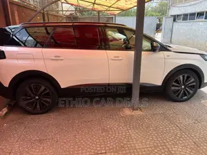 Peugeot 5008 2022 White