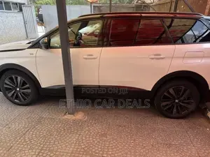 Peugeot 5008 2022 White