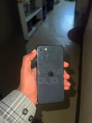 Apple iPhone SE (2020) 128 GB Black