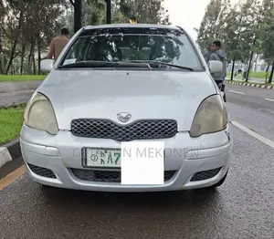 Toyota Vitz 2003 Silver