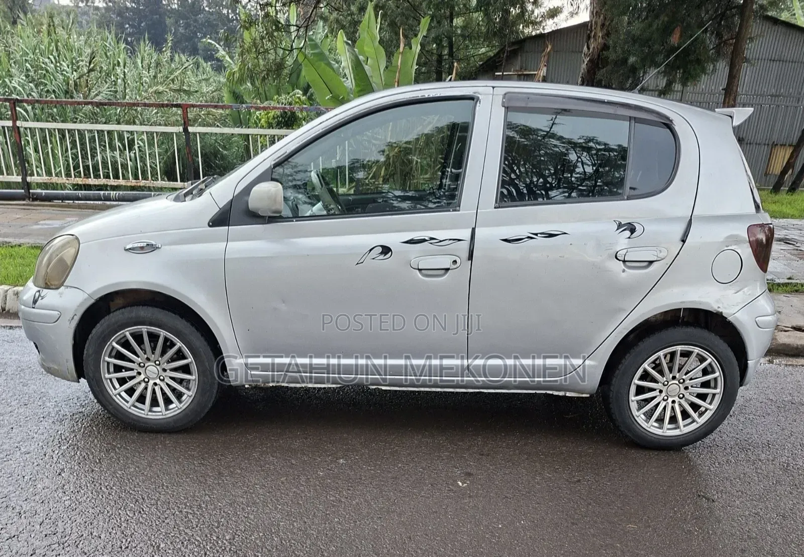 Toyota Vitz 2003 Silver
