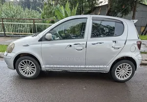 Toyota Vitz 2003 Silver