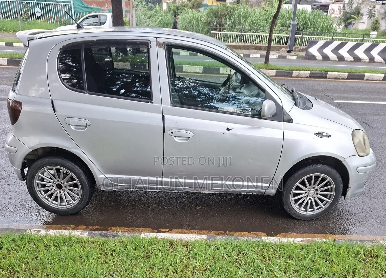 Toyota Vitz 2003 Silver