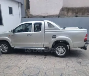 Toyota Hilux 2012 Silver