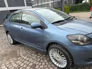 Toyota Belta 2007 Blue