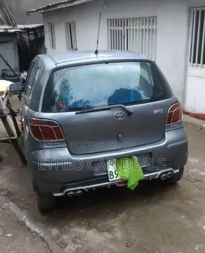 Toyota Vitz 2005 Gray
