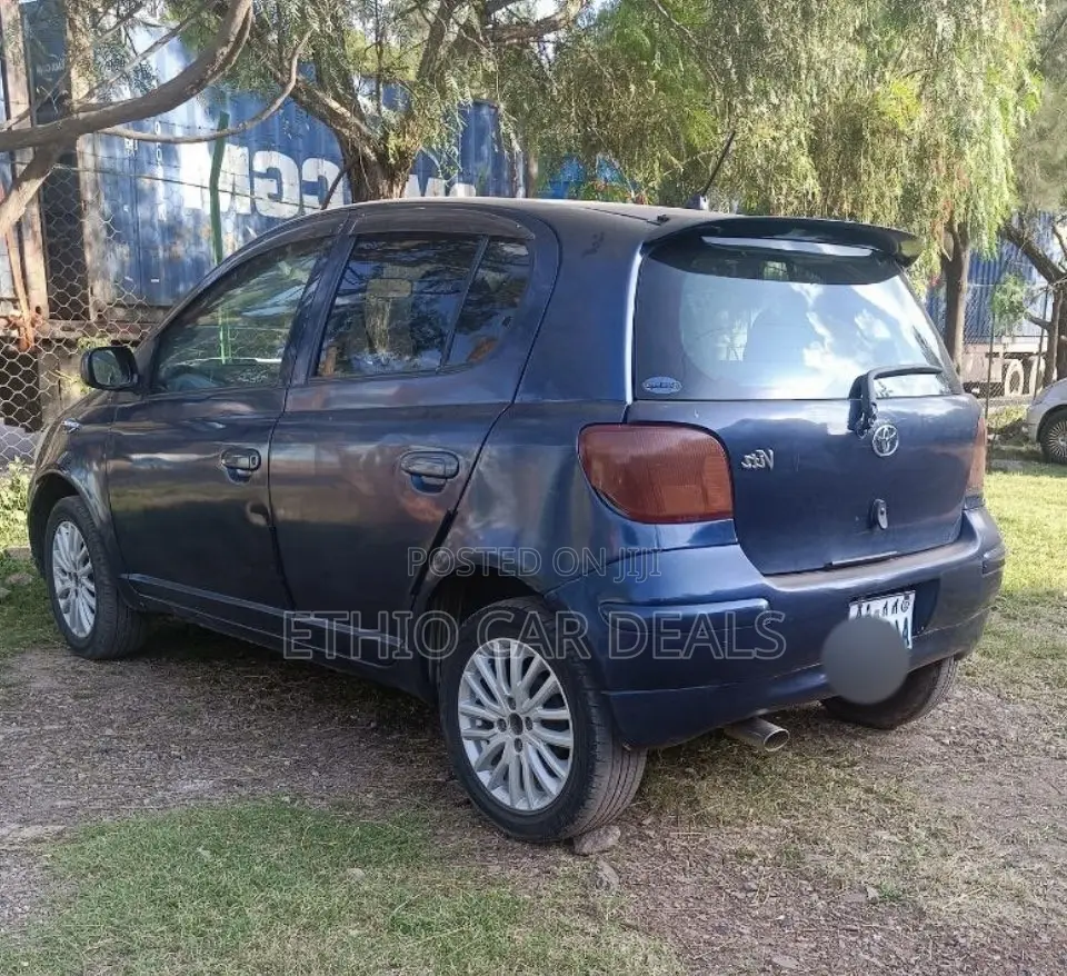 Toyota Vitz 2004 Blue