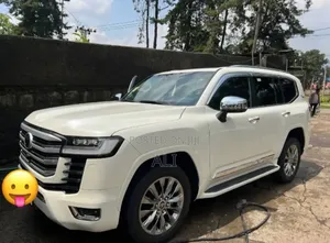 Toyota Land Cruiser 2022 White