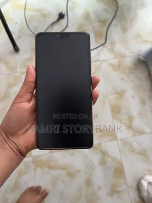 Oppo F7 128 GB Red
