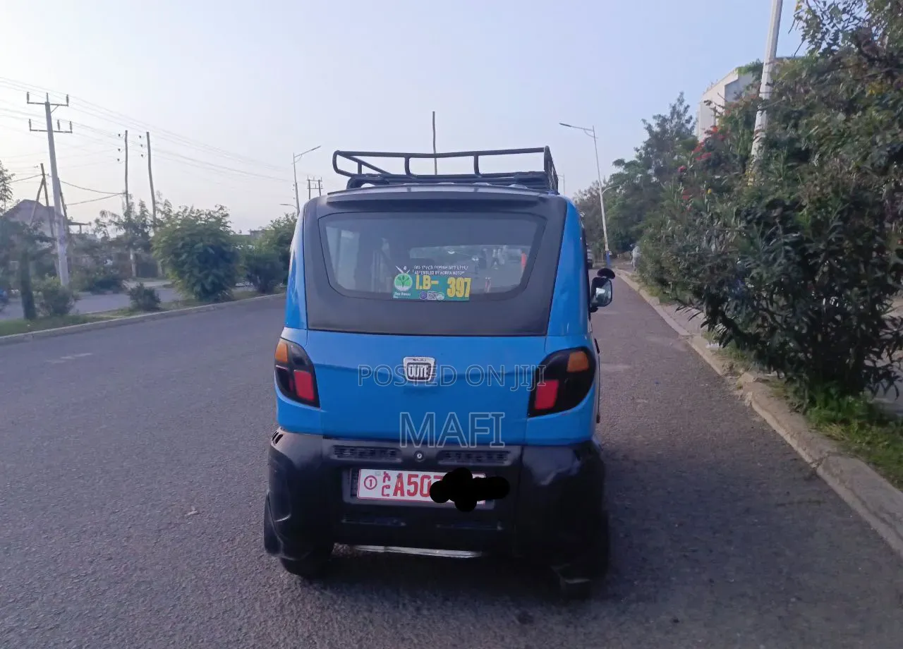 Bajaj Qute 2021 Blue