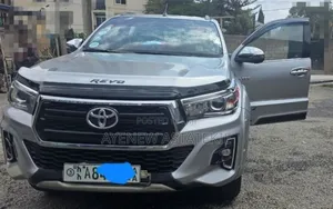 Toyota Hilux 2018 Silver