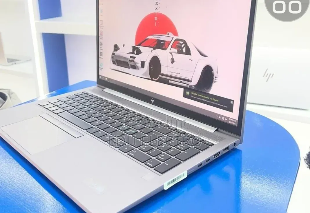 New Laptop HP ZBook Firefly G8 16GB Intel Core i7 SSD 512GB