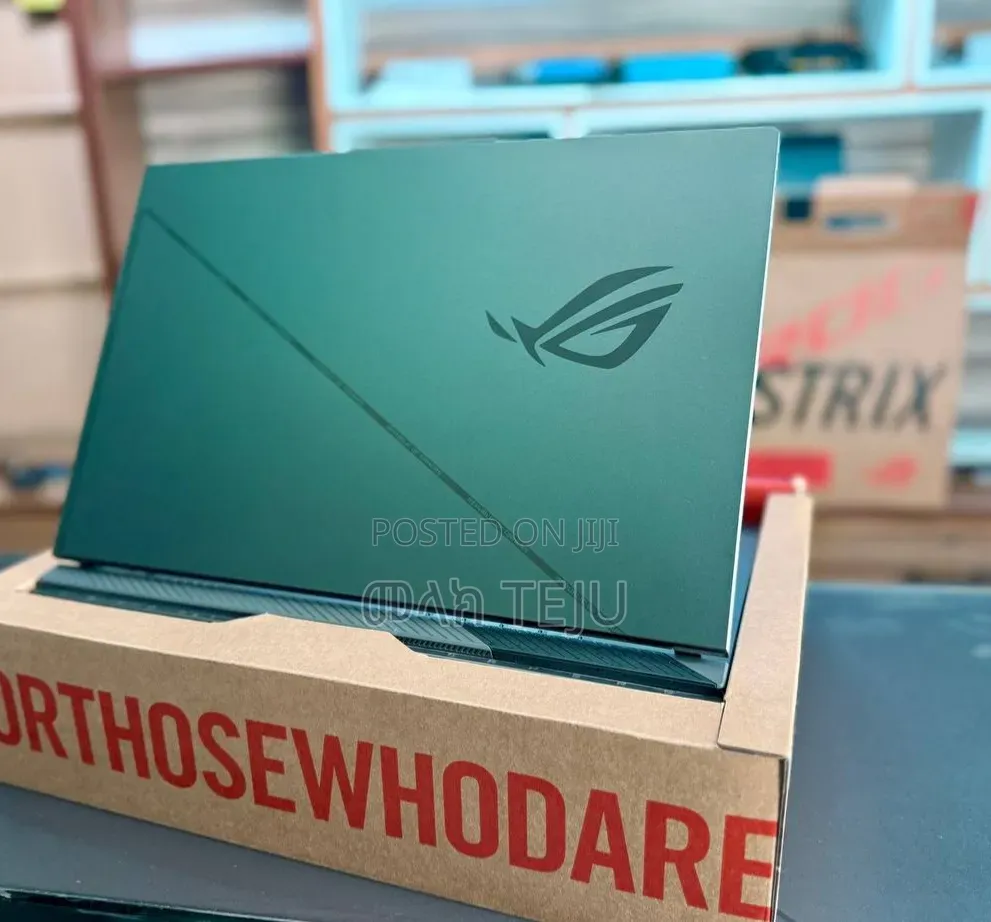 New Laptop Asus ROG Strix G16 16GB Intel Core i7 SSD 1T