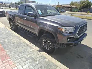 Toyota Tacoma 2018 Black