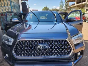 Toyota Tacoma 2018 Black