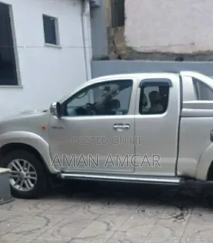 Toyota Hilux 2012 Silver