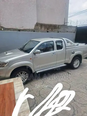 Toyota Hilux 2012 Silver