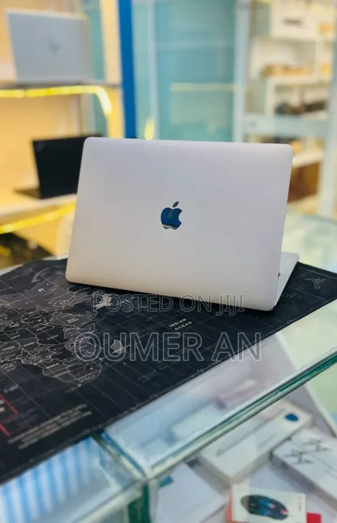 New Laptop Apple MacBook Pro 2022 M2 8GB Apple M2 SSD 512GB