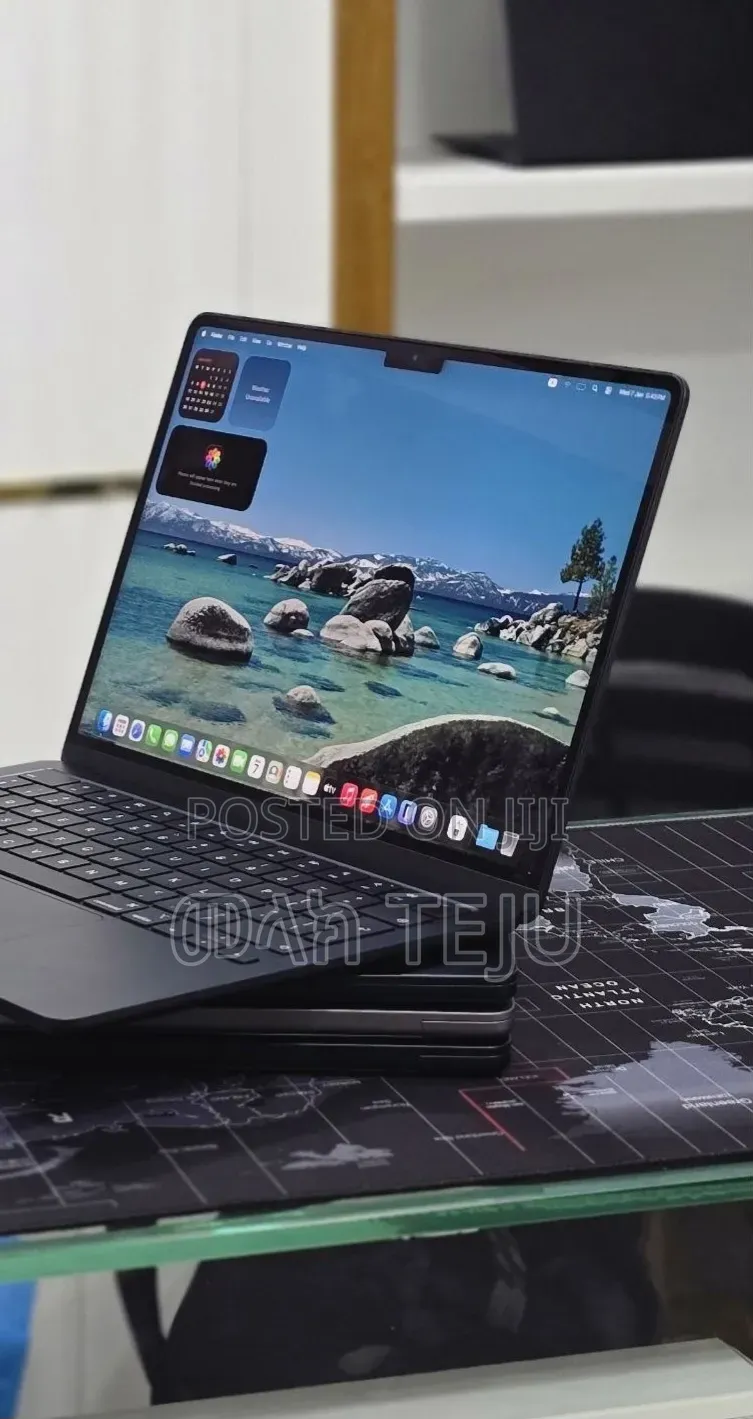New Laptop Apple MacBook Air 2025 M4 16GB Apple M4 SSD 256GB