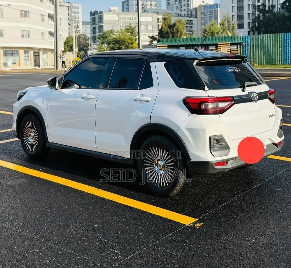 Toyota Raize 2022 Off white