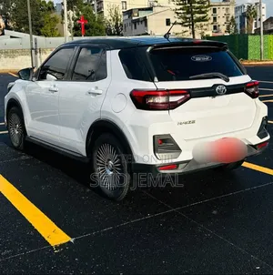 Toyota Raize 2022 Off white