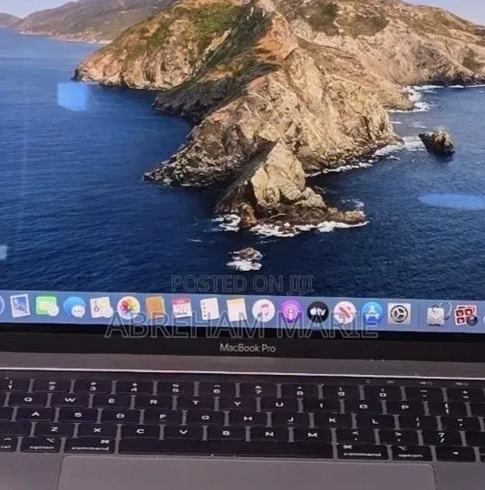 New Laptop Apple MacBook Pro 2018 32GB Intel Core i7 SSD 1T