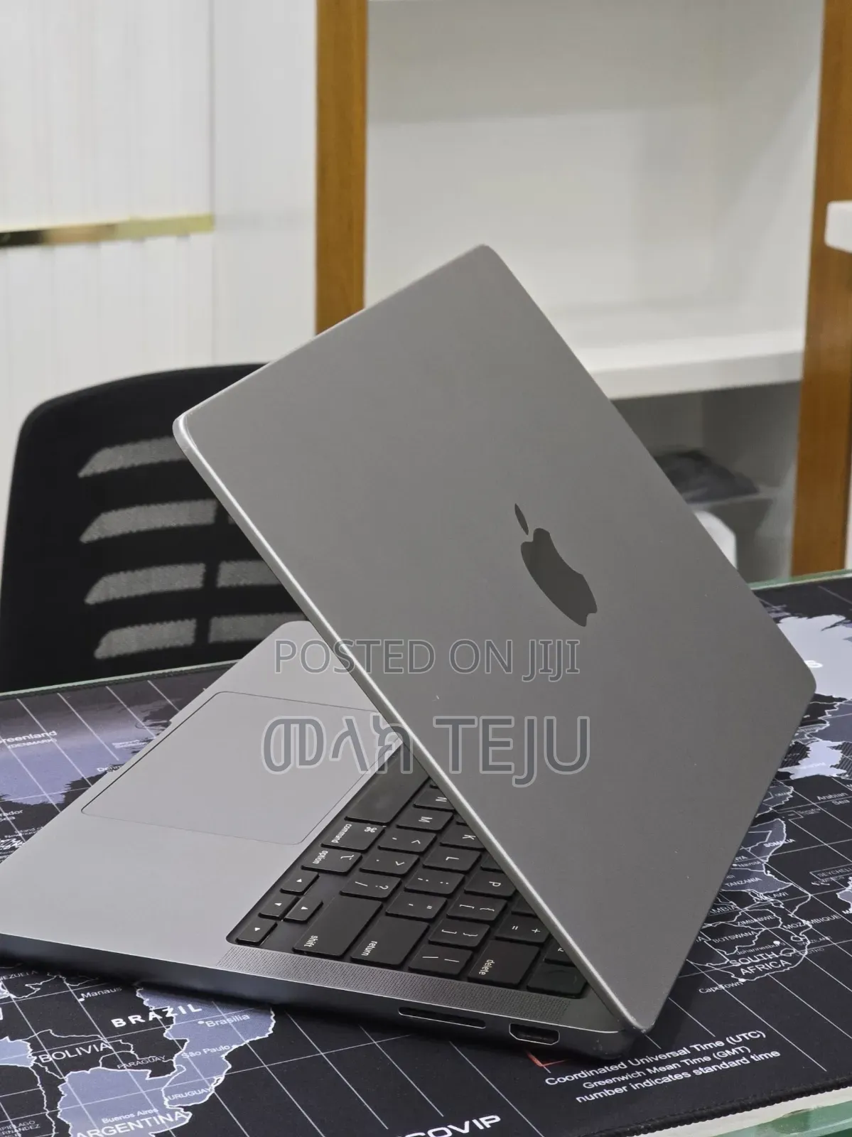 New Laptop Apple MacBook Pro 2023 M3 8GB Apple M3 SSD 256GB