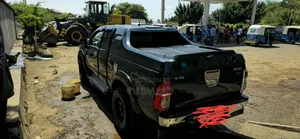 Toyota Hilux 2013 Black