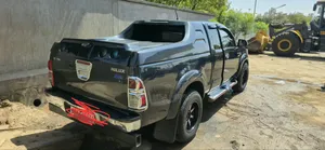 Toyota Hilux 2013 Black