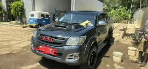 Toyota Hilux 2013 Black