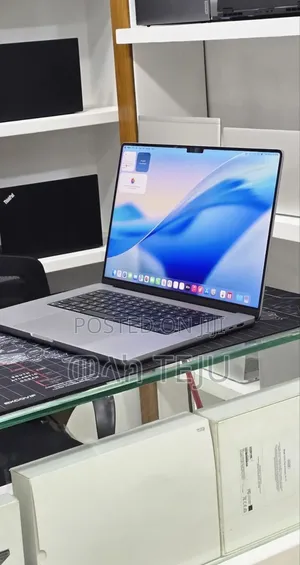 New Laptop Apple MacBook Pro 2021 M1 Max 32GB Apple M1 SSD 512GB